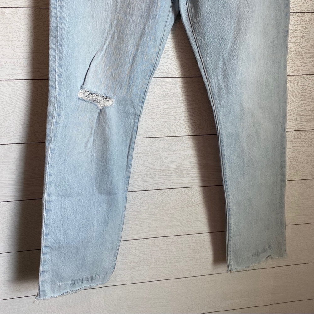 NWT Levi’s 501 Crop Light Wash Jeans - Picture 6 of 8